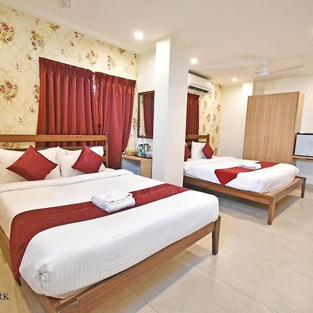 Hotel VI Park - City Centre 蓬蒂切里 外观 照片