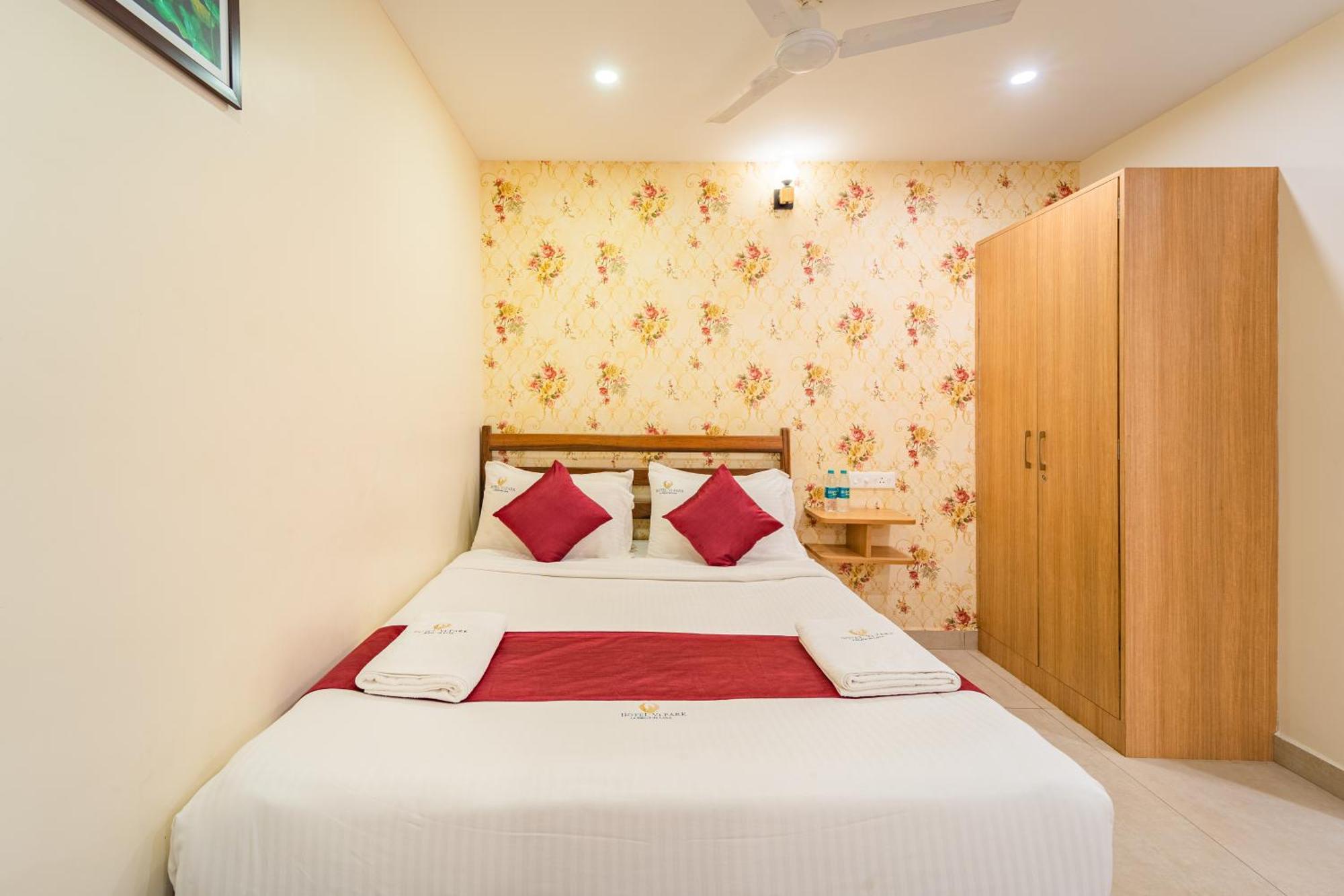 Hotel VI Park - City Centre 蓬蒂切里 外观 照片