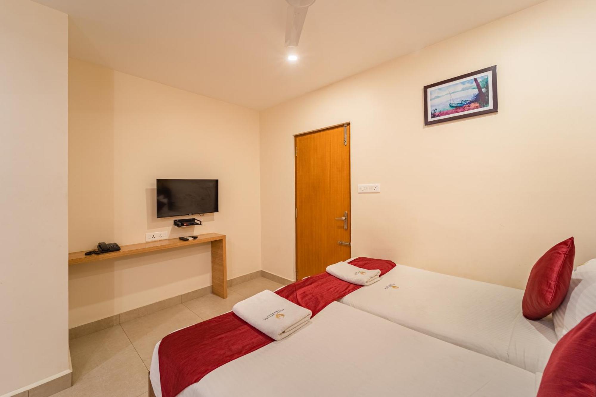 Hotel VI Park - City Centre 蓬蒂切里 外观 照片