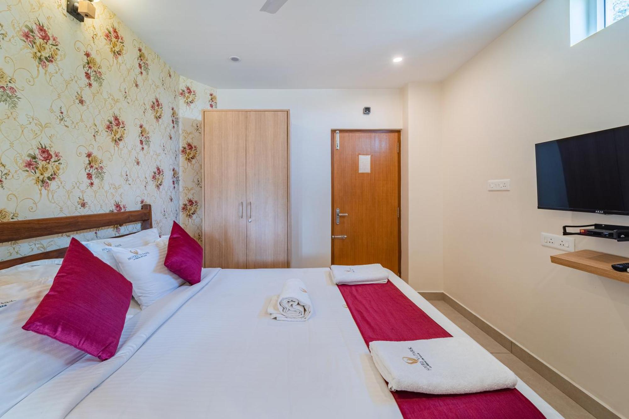 Hotel VI Park - City Centre 蓬蒂切里 外观 照片