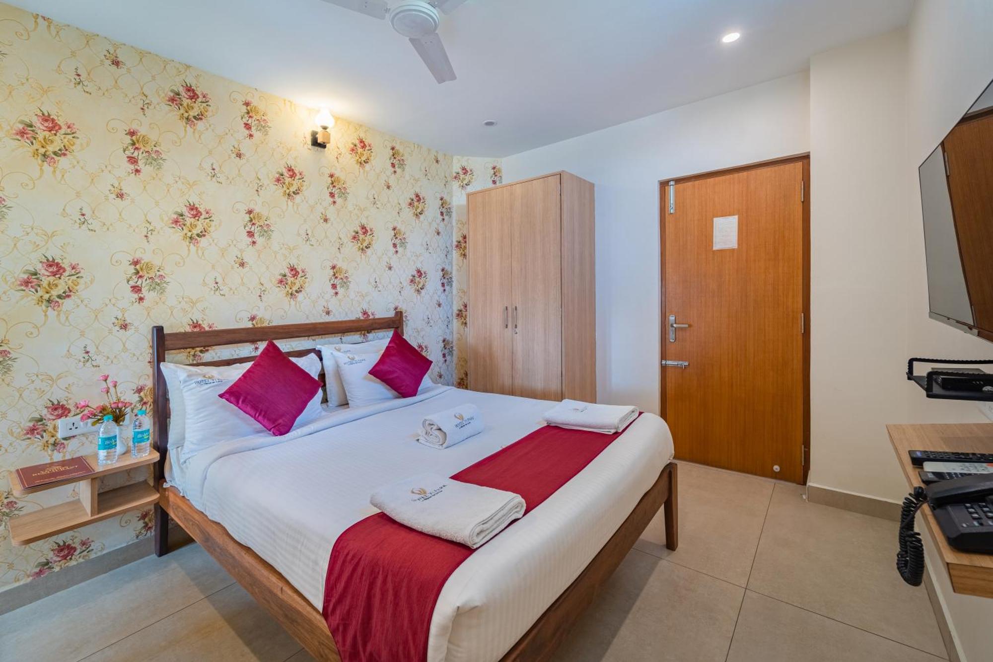 Hotel VI Park - City Centre 蓬蒂切里 外观 照片