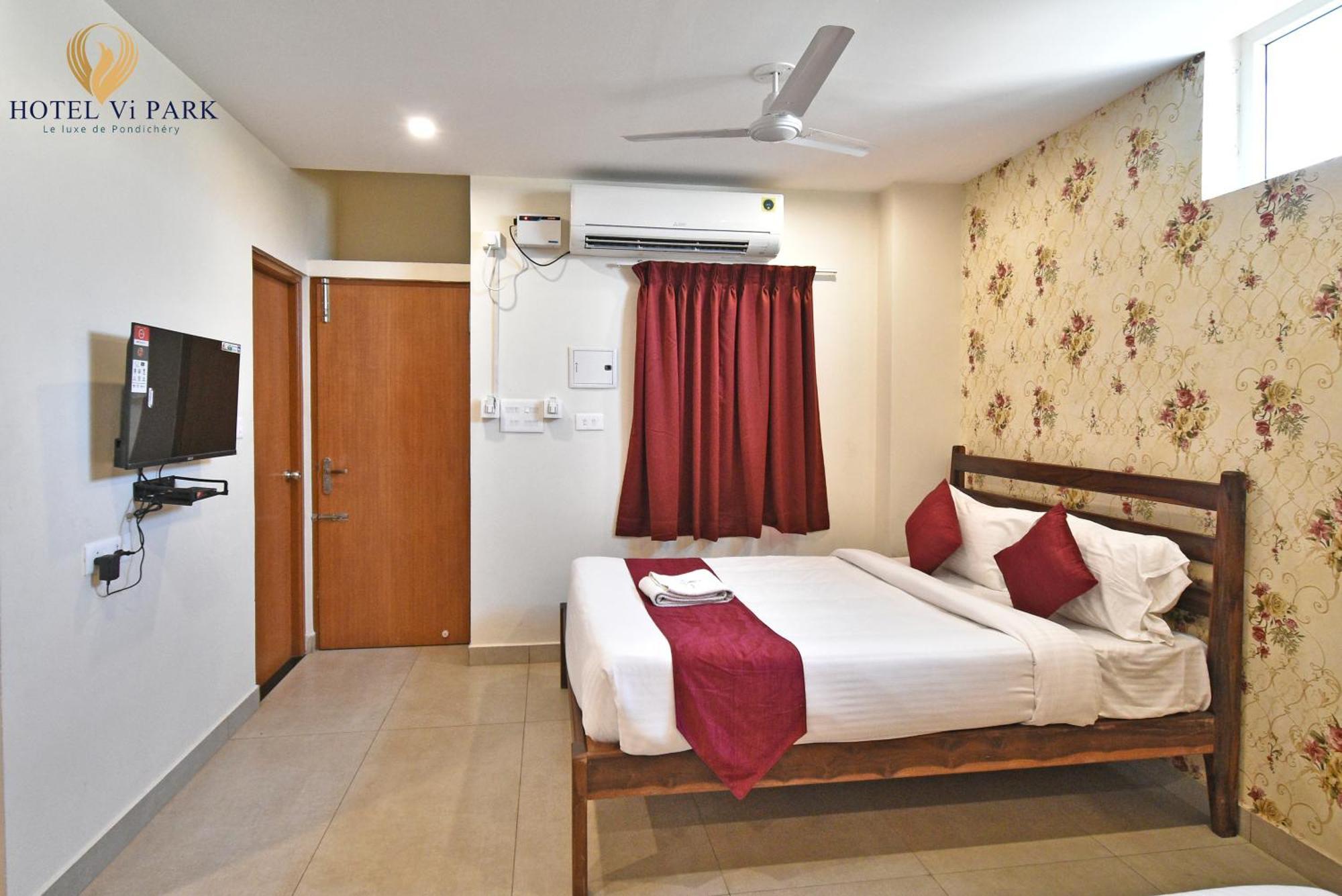 Hotel VI Park - City Centre 蓬蒂切里 外观 照片