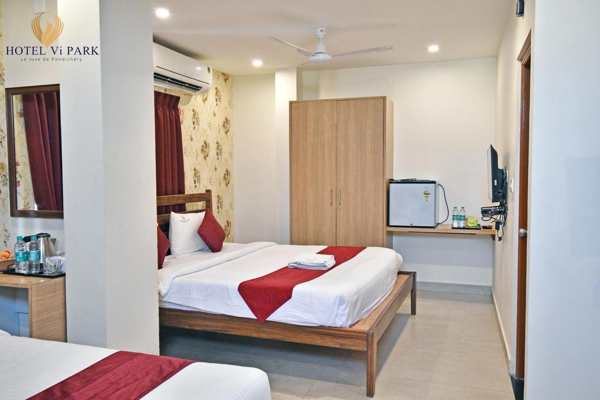 Hotel VI Park - City Centre 蓬蒂切里 外观 照片